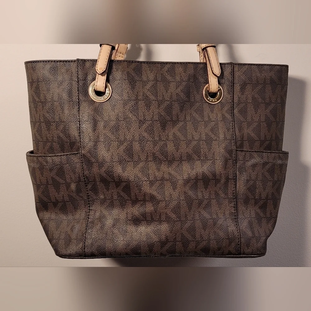 C - Michael Kors Jet Set brown monogram Vegan leather handbag - Picture 7 of 14